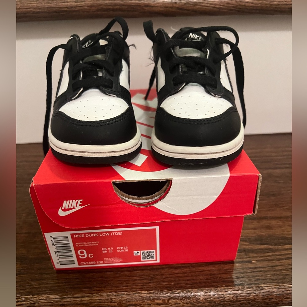 Nike Dunk Low (Pandas)